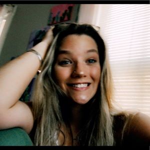 Meet your Posher, Angeline